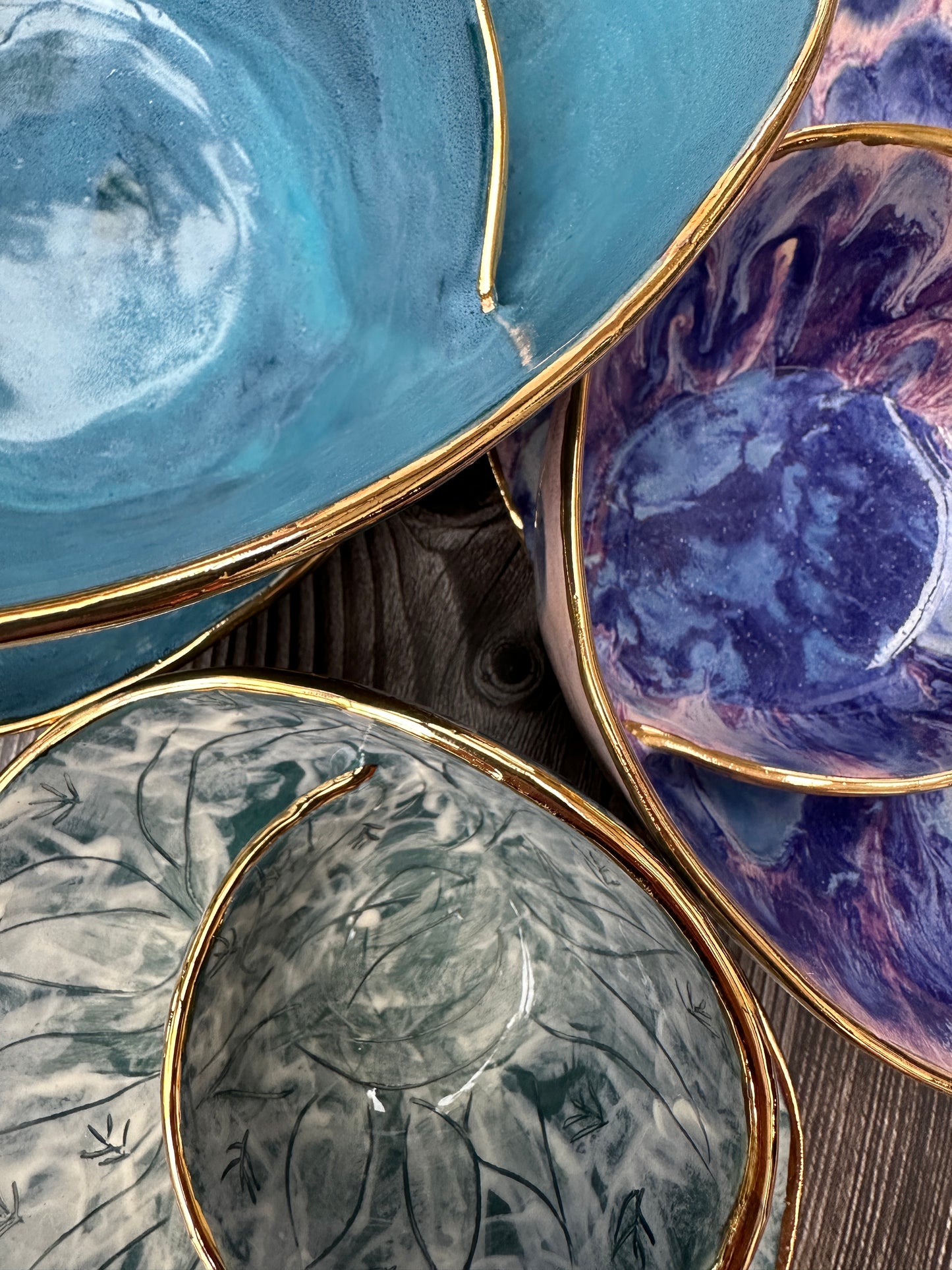 Additional 24kt Gold Rim for Large and Extra Large Swirl Bowls (Please allow 1-2 extra weeks for production)